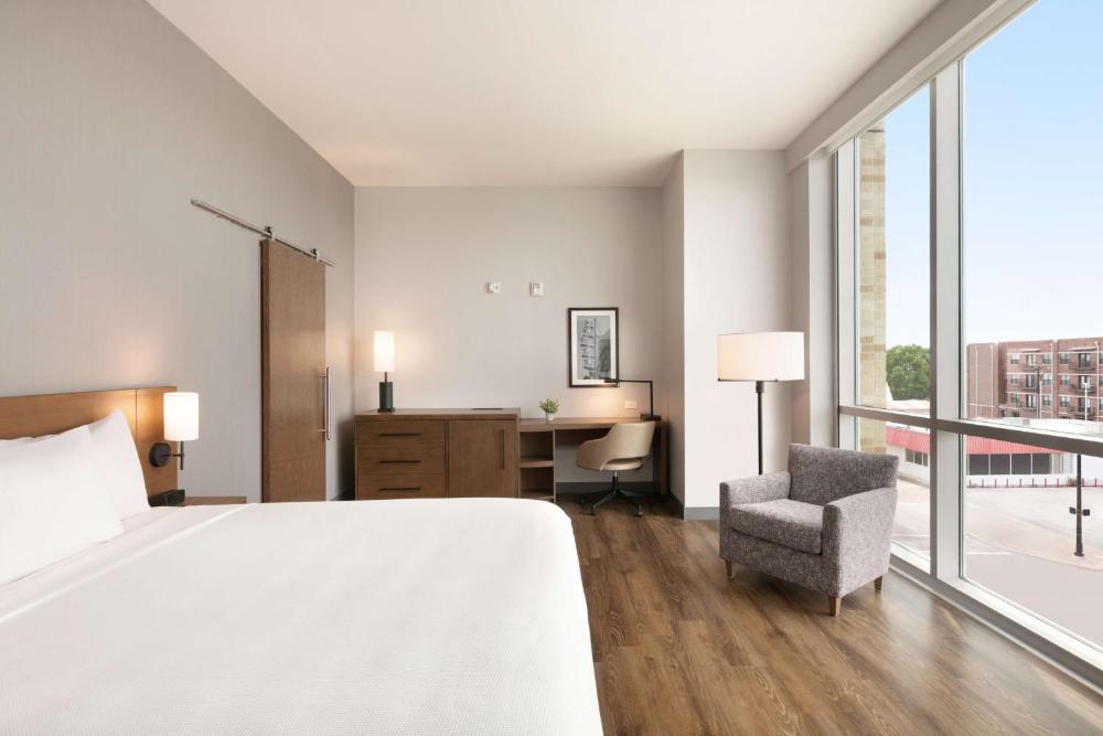 King Suite with Sofa Bed and Roll-In Shower - Disability Access interior